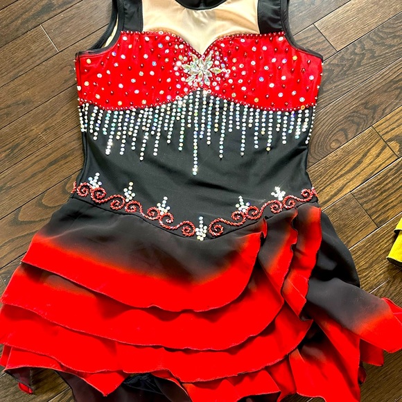 Skating dresses - Picture 3 of 6